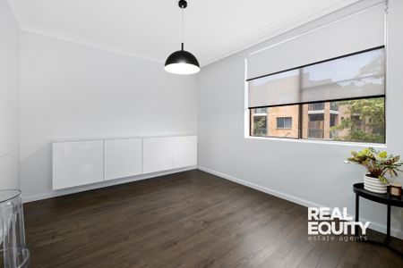 5/14 Frank Oliveri Drive, Chipping Norton NSW 2170 - House For Rent | Domain - Photo 3