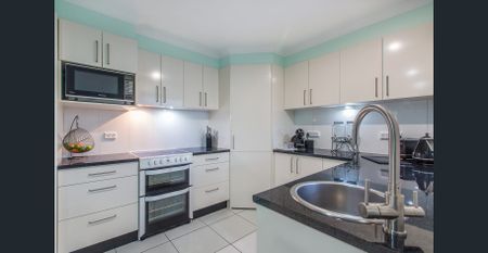 Gorgeous Living - Photo 2