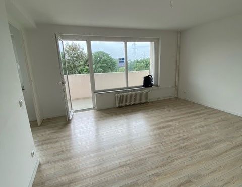 Wohnung mit Weitblick - schöne 2-Zimmerwohnung mit Laminatboden - Photo 1