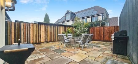 High Street, Cambridge, CB22 - Photo 1