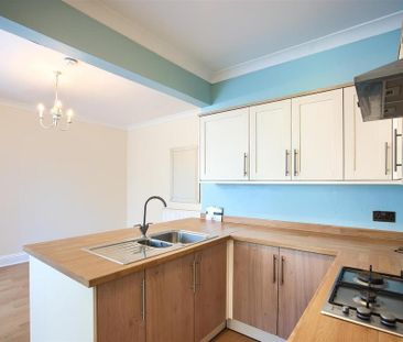 3 bedroom terraced house to rent - Photo 4