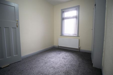 3-Bed Terraced House To Let on Hartington Road, Preston - Photo 4