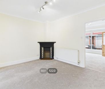2 bedroom terraced house to rent - Photo 3