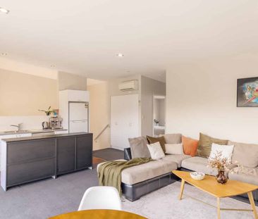 2 bed with double garage - Photo 2