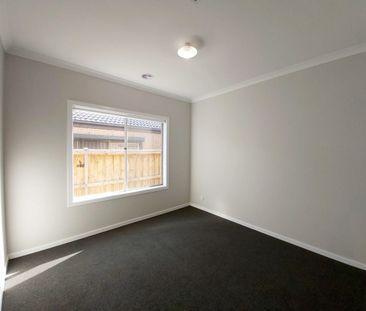 Four Bedroom In Great Location!! - Photo 4