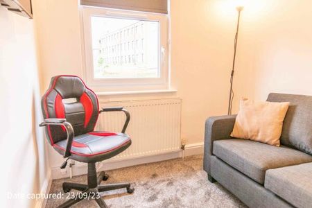 10 Wellington Street, Heslington Road - Photo 3