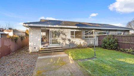 Modern and Comfortable 3 bedroom - Photo 4