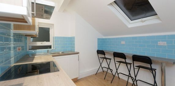 Coldcotes Avenue, LEEDS - Photo 2