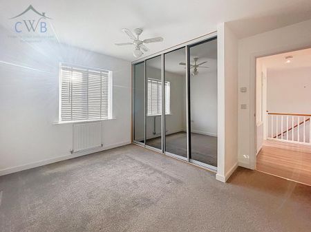 2 bedroom coach house to rent - Photo 2