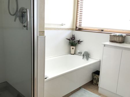 Desirable One Tree Hill - Photo 2