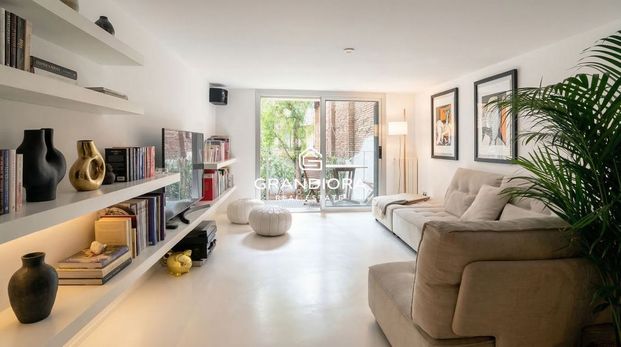 Luxury Townhouse for rent in Barcelona, Spain - Photo 1