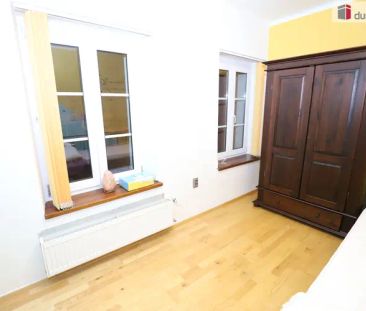 Krásný byt 3+1 po kompletní rekonstrukci v historickém centru Chebu - Fotografie 4