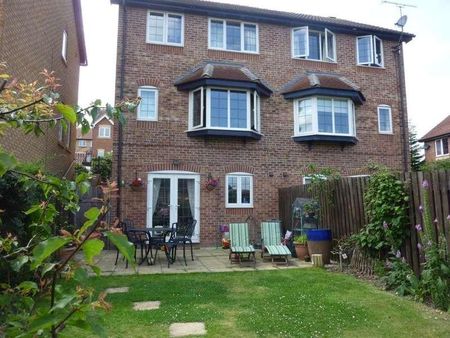 Ironstone Drive, Chapeltown, Sheffield, S35 - Photo 4