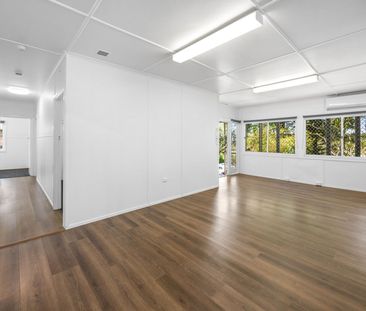 Charming fully renovated home is ready for its next tenants to enjoy! - Photo 1