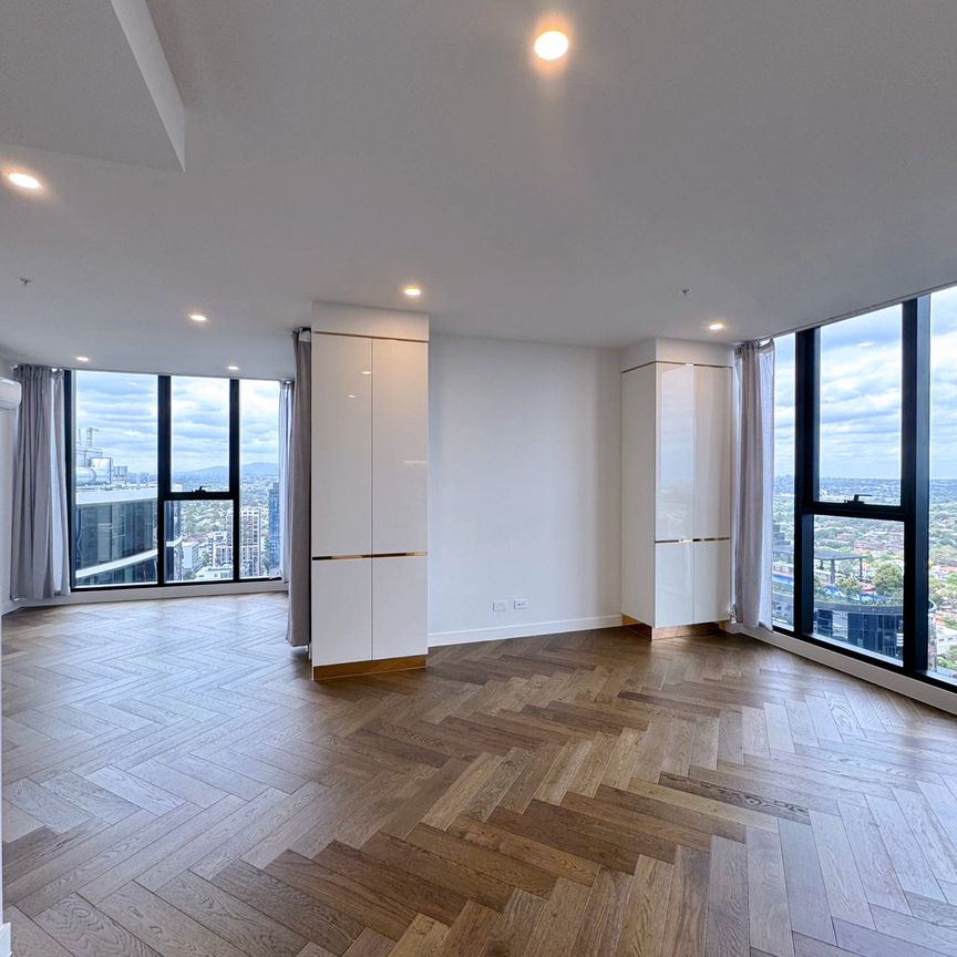 Luxurious 4-Bedroom Penthouse in the Heart of Box Hill - Photo 1