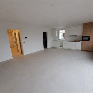 Een gelijkvloers nieuwbouwappartement met terras - Photo 1