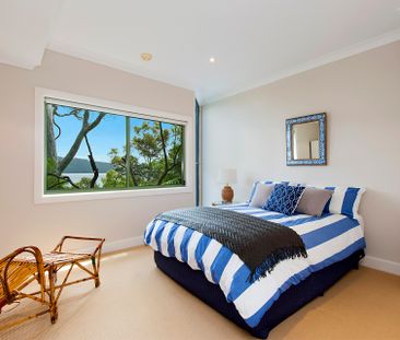 4 Bedroom Deep Waterfront Home - Photo 2