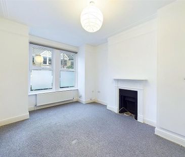 2 bedroom maisonette to rent - Photo 2