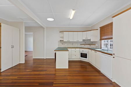 166 Royal Parade, Alderley QLD 4051 - House For Rent - $750 | Domain - Photo 5