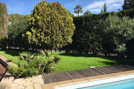 MOUGINS - BELLE VILLA 9 PIÈCES A LOUER MEUBLÉ LONGUE DURÉE - DOMAINE FERMÉ - Photo 5