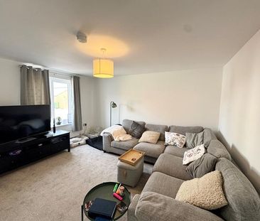 3 bedroom semi-detached house to rent - Photo 2