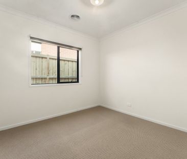 Modern Family Living in Everley Estate - Photo 1