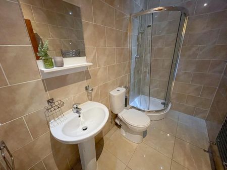 1 bedroom in a house share to rent - Photo 5