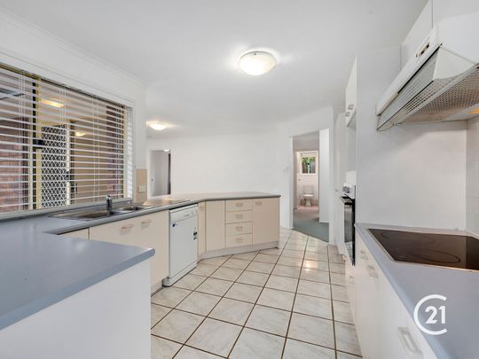 Amazing Renovated Family Home - $1050 Per Week - Unfurnished - Photo 1