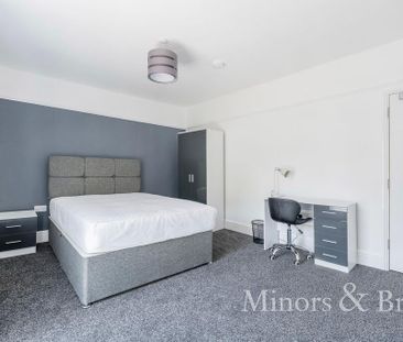 6 bedroom terraced house to rent - Photo 5