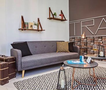 Carrer de Sants, Barcelona, Catalonia 08014 - Photo 2