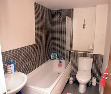 2 bedroom ground floor flat to rent - Photo 5