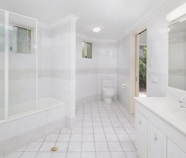 Prestigious 2-Bedroom Residence with Courtyard in Prime Yeronga Loc... - Photo 6