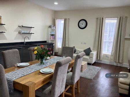 1 bedroom in a house share to rent - Photo 5