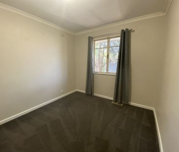 20 Clarence Avenue, Kennington - Photo 2