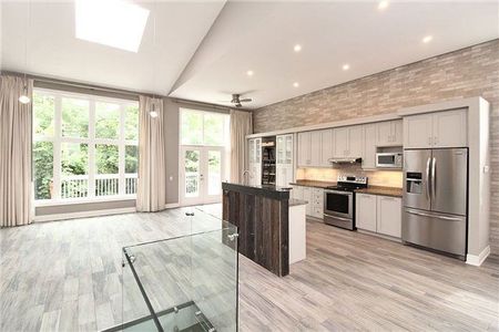 For Lease - 406 Morley Cook Crescent, Newmarket, Ontario - Photo 4