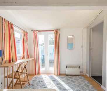 2 bedroom semi-detached house to rent - Photo 5