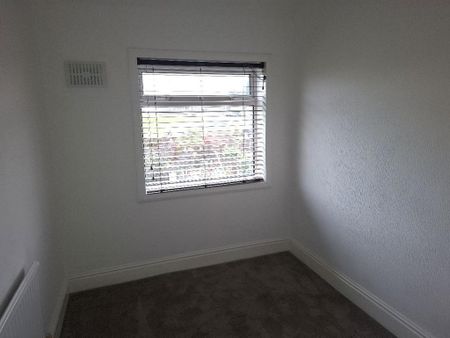 3 bedroom townhouse to rent - Photo 2
