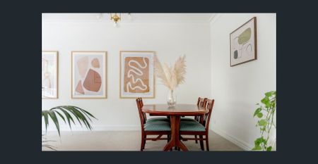 Stunning sun-drenched house in the heart of Deepdene - Photo 3