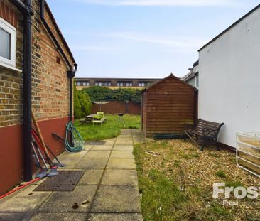 Fruen Road, Feltham,TW14 - Photo 3