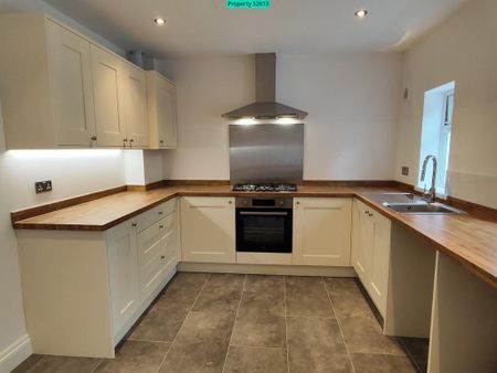 3 bedroom semi-detached house to rent - Photo 4