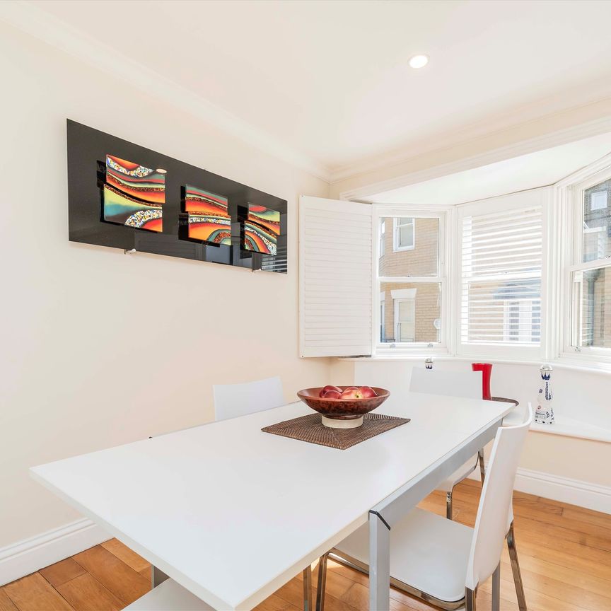 Vantage Place, Kensington, W8, London - Photo 1