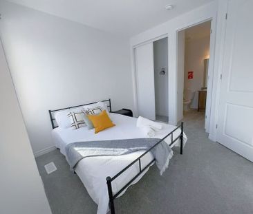 For Lease - 704 Mika Street, Innisfil, Ontario - Photo 2