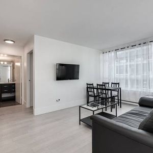 FURNISHED 1 Bedroom + Den at 438 Seymour-Available March 1st - Photo 2