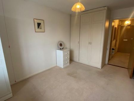 1 bedroom retirement property to rent - Photo 5