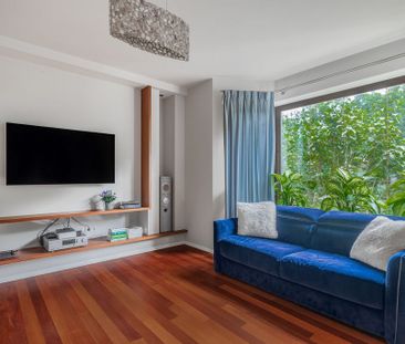 Przytulny, nowoczesny dom z przestronnym salonem - Zdjęcie 1