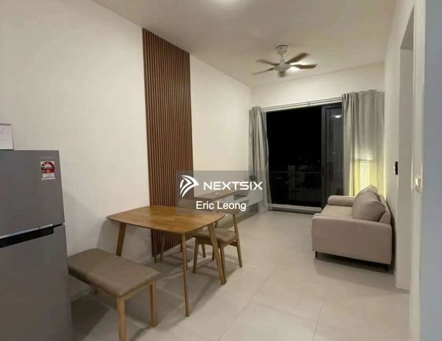 Laurel Residence - Photo 1