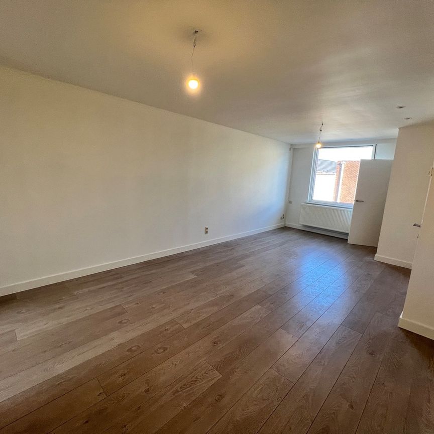 Huis - Te huur - Photo 1