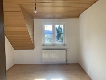 Tolle Dachgeschosswohnung mit Ausblick in Büdingen - Photo 2