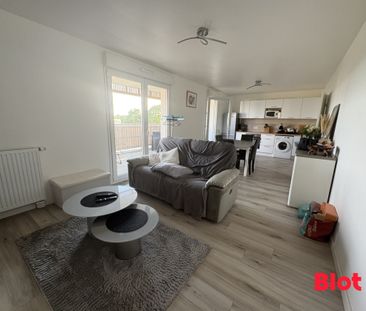 Location Appartement 4 pièces 82m² CHARTRES DE BRETAGNE 35131 - Photo 1