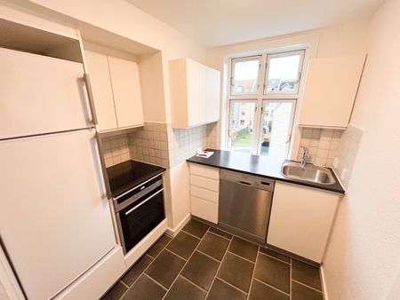 Dejlig 2-værelses lejlighed med altan til foråret - Photo 4